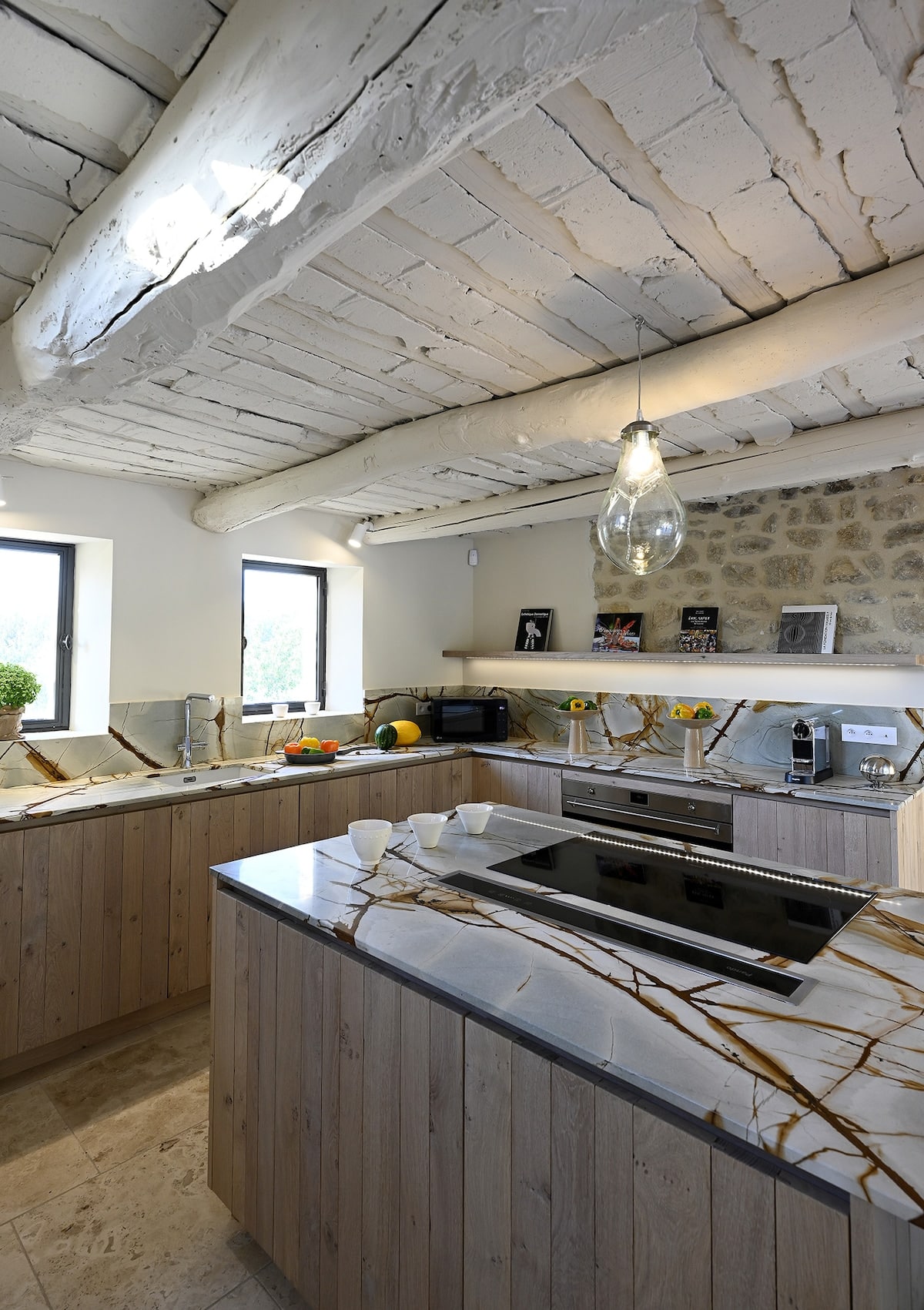 Cuisine équipée de la Villa Lia à Lagnes, Luberon - location Genius Loci